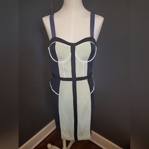 Form fitted dress comes to above knee size 8